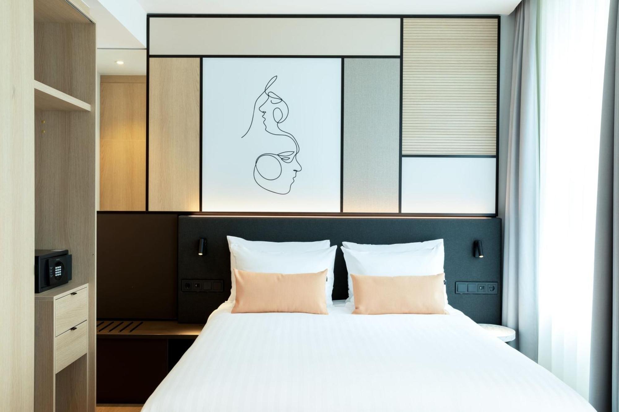 Hotel By Marriott